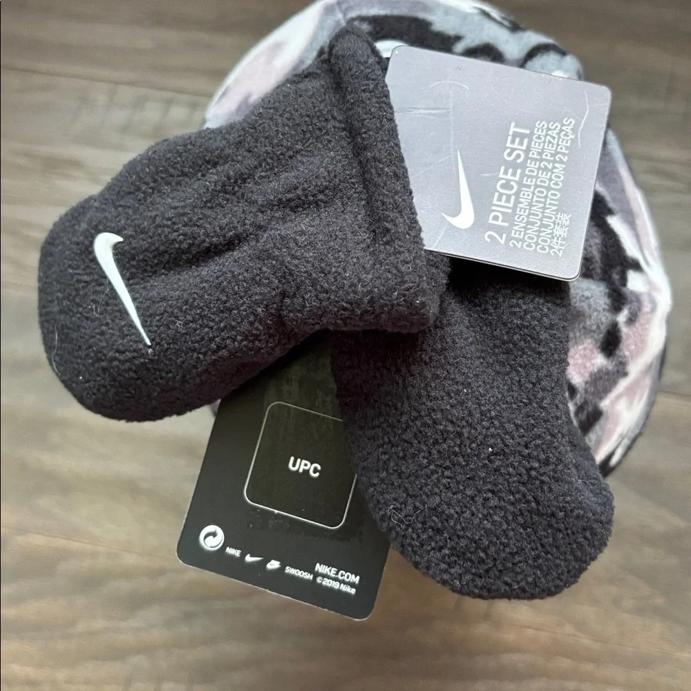 Nike 2 pc.Infant earflap fleece hat & mitten set,camo pattern,velcro chin,Swoosh